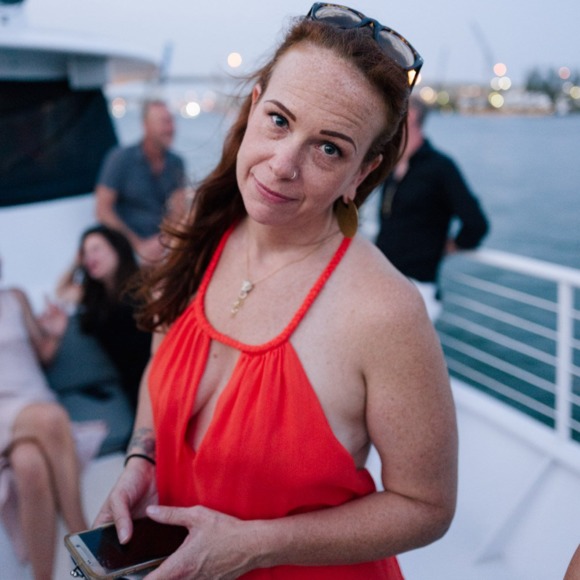 Profile Photo of Janet Greenberg (@redheadfbg) on Poshmark