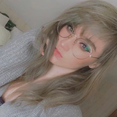 Profile Picture of Fawks (@littleteafox) on Twitter