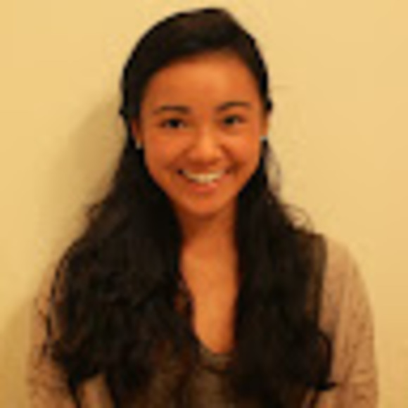 Profile Picture of Cassie Whitebread (@c_dub206) on Poshmark