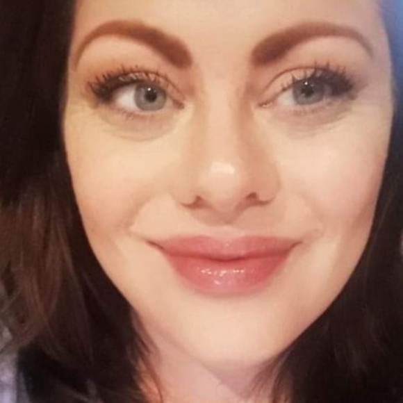 Profile Picture of Nicole Caponegro (@nicolegemmacap) on Poshmark