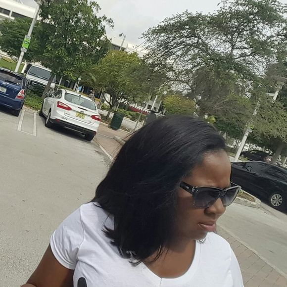 Profile Picture of Brittney Hepburn (@brittneysharde) on Poshmark
