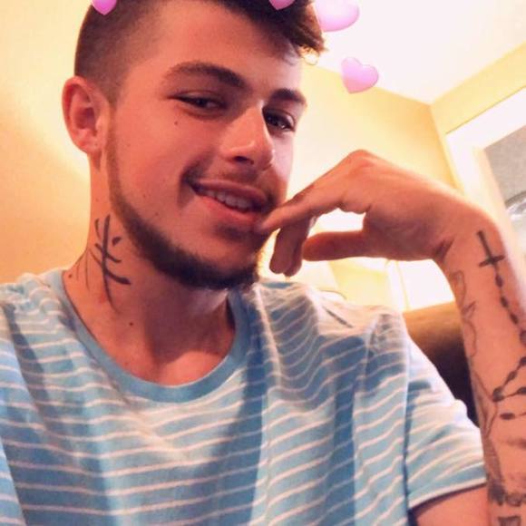 Profile Picture of Josh Chavez (@joshitowey) on Poshmark