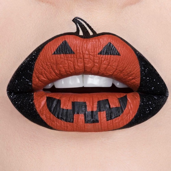 Profile Picture of Lorena Salcedo (@karimiant) on Poshmark