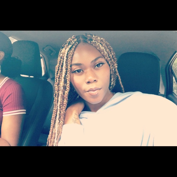 Profile Picture of Amaka Bosah (@amakab) on Poshmark