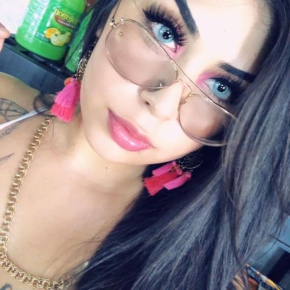 Profile Picture of Maryjane Rodriguez (@maryjanerodr695) on Poshmark