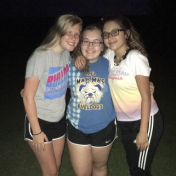 Profile Picture of Zoee Gerndt (@zoeegerndt) on Poshmark