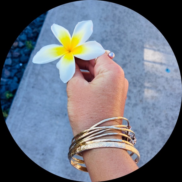 Profile Picture of Opal Dowdy* (@opaldowdy8) on Poshmark