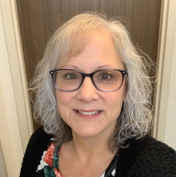 Profile Picture of Collene Felts (@collenefelts) on Poshmark