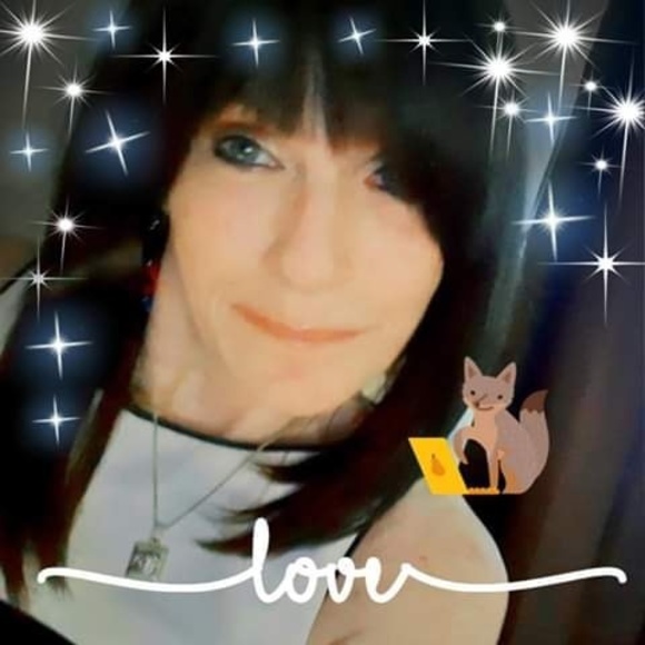 Profile Picture of Diane Devault (@diancan) on Poshmark