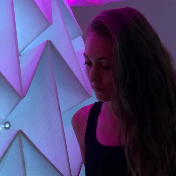 Profile Picture of Jessica Solomon (@jessicasolomon1) on Poshmark