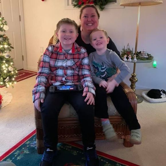 Profile Picture of Jessica Potteiger (@tswithjess) on Poshmark