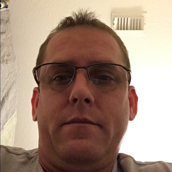 Profile Picture of Chris Abel (@caabel1975) on Poshmark