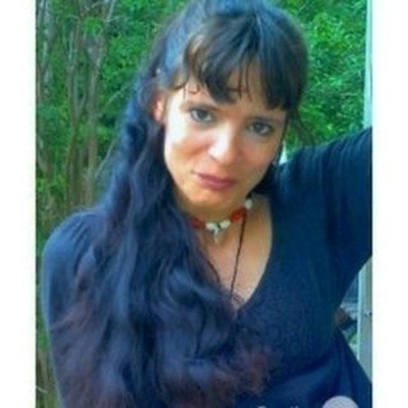 Profile Picture of Katherine Croxton (@kcroxton) on Poshmark
