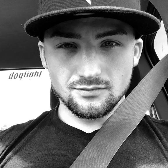 Profile Picture of Andrew Tucci (@tucci_) on Poshmark