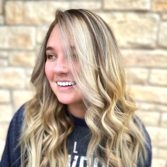 Profile Picture of Kelsey Link (@kelseylink21) on Poshmark