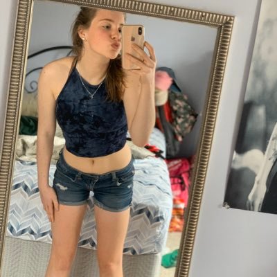 Profile Picture of Suck My Dick And Call Me Pretty (@Carolinebitz) on Twitter