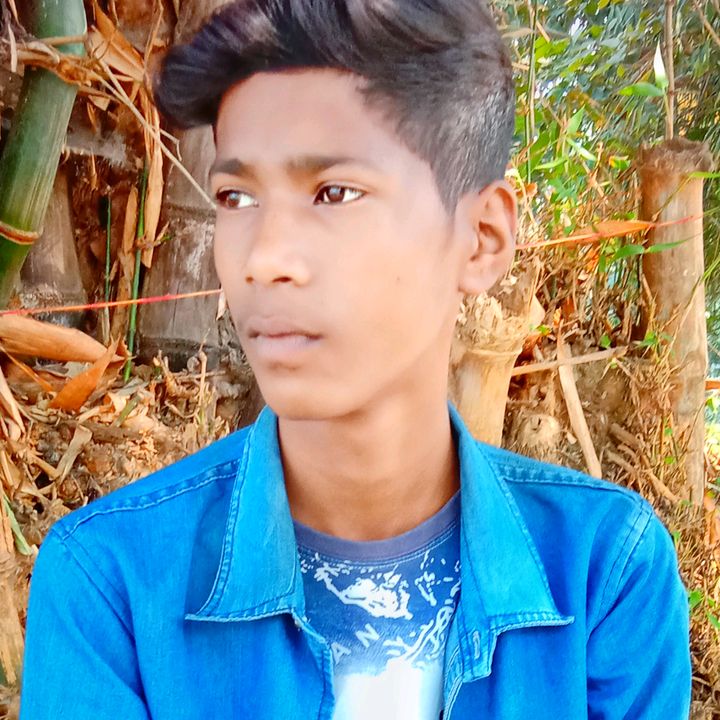 Profile Picture of ༒♛ Hukka King ♛༒ (@mr___john___peter) on Tiktok