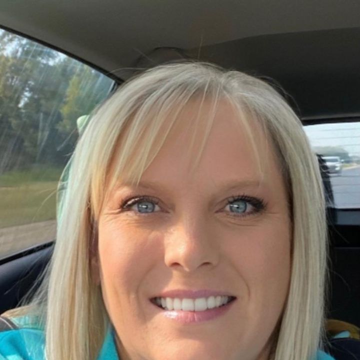 Profile Picture of Stephanie (@steph.munsinger) on Tiktok
