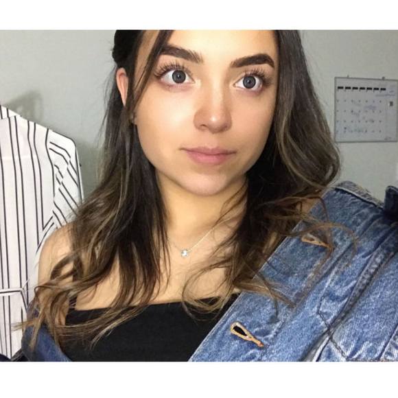 Profile Photo of Jessica Zamora (@zamoruhh) on Poshmark