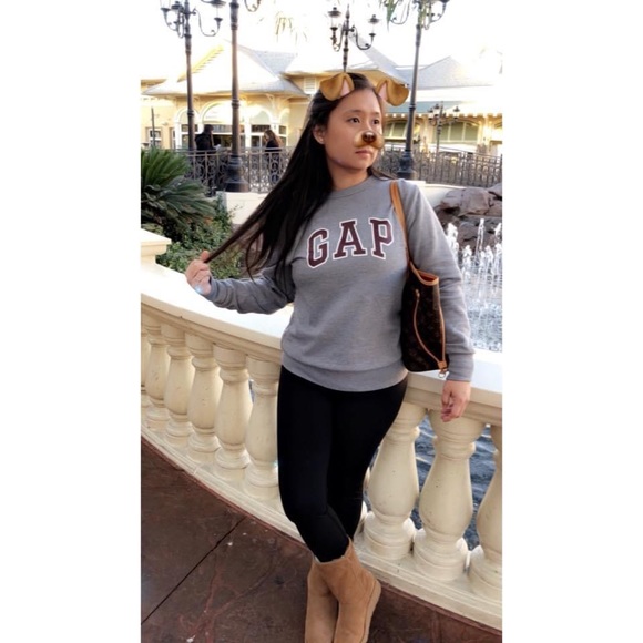 Profile Picture of Sharon Oledan (@ecatindig000) on Poshmark