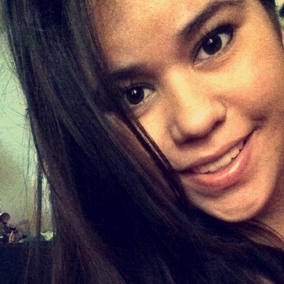 Profile Picture of Jesseka Cervantes (@jesseka_98) on Poshmark