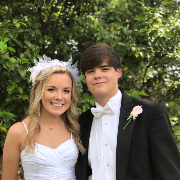 Profile Picture of Matthew Ross (@matthewross146) on Poshmark