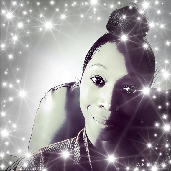 Profile Picture of Cassandra Breese (@rizzy79) on Poshmark