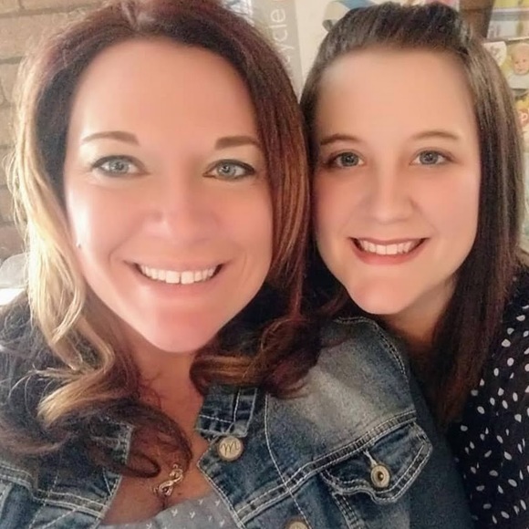 Profile Picture of Dawn Corley (@dcorley10) on Poshmark