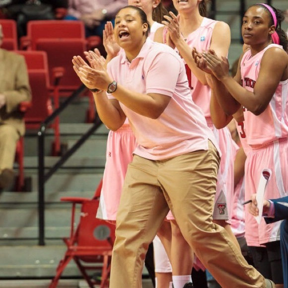 Profile Picture of Kelsi Baker (@kelso506) on Poshmark