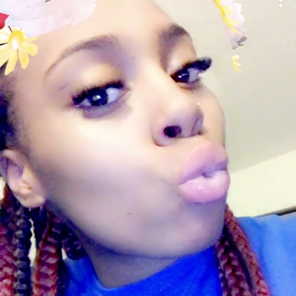 Profile Picture of Lamonica Griggley (@monicaa35) on Poshmark