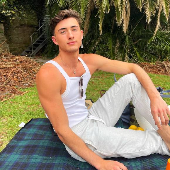 Profile Picture of Dylan Quirk (@dylanquirk) on Poshmark