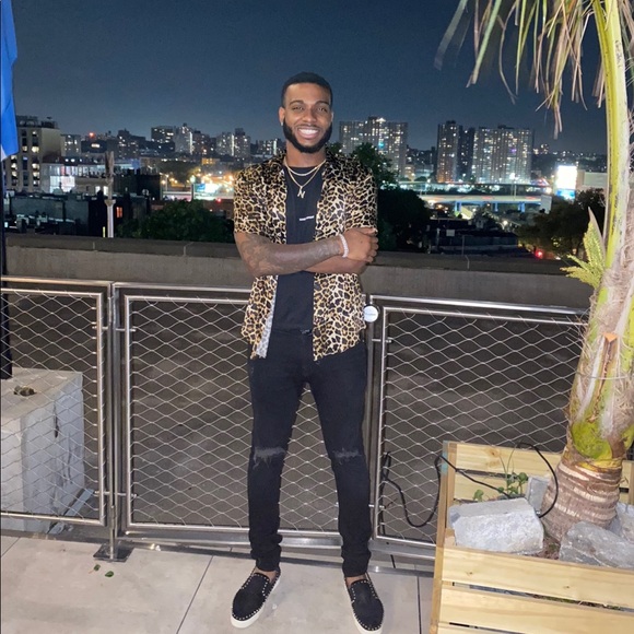 Adrian Byers - Poshmark Profile Picture of Adrian Byers (@cashmoneyhero) on Poshmark