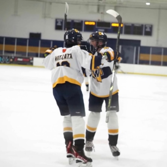 Profile Picture of Sam Bredemus (@igetbred) on Poshmark