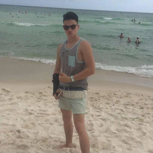 Profile Picture of Johnathan Roberts (@johnathan2043) on Poshmark