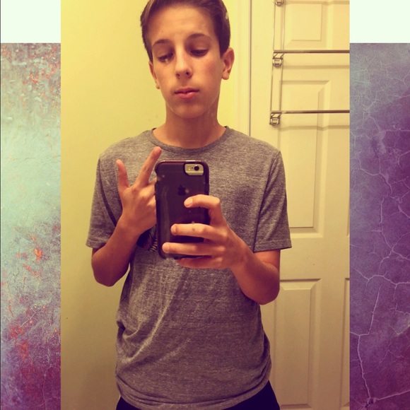 Profile Picture of Eli Canade (@elicanade) on Poshmark