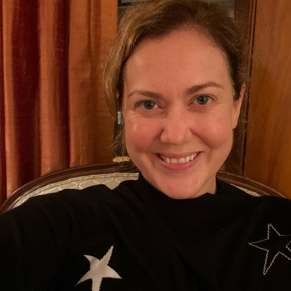 Profile Picture of Mary Creagh (@mcreagh) on Poshmark