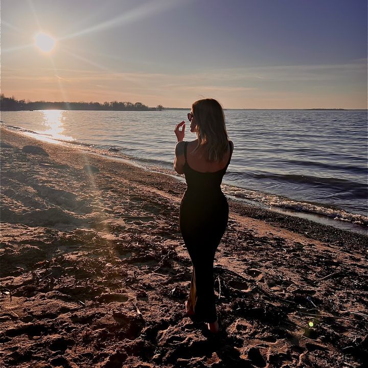 Profile Picture of April Strong (@aprilstrong) on Tiktok