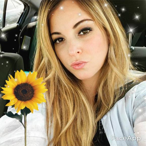 Profile Picture of Yaima Perez (@yaimajose) on Poshmark