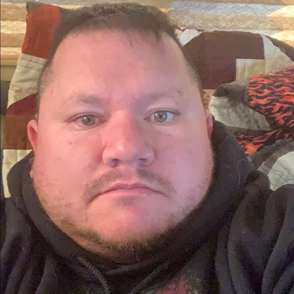 Profile Picture of Daniel Gobbel (@dgobbel) on Poshmark