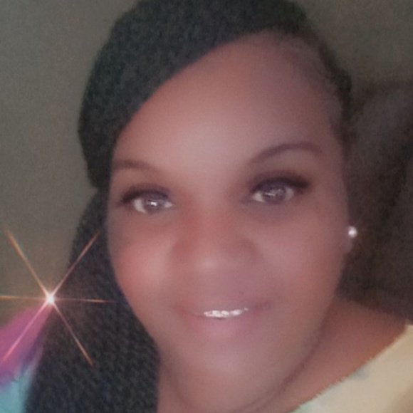 Profile Picture of Delmonica Burnside (@dburnside1981) on Poshmark