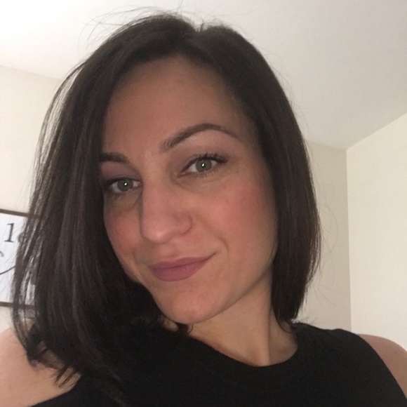 Melissa Paretta - Poshmark Profile Picture of Melissa Paretta (@mparetta) on Poshmark