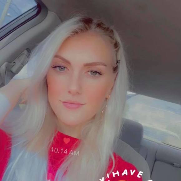 Profile Picture of Paige Key (@keypaige98) on Poshmark