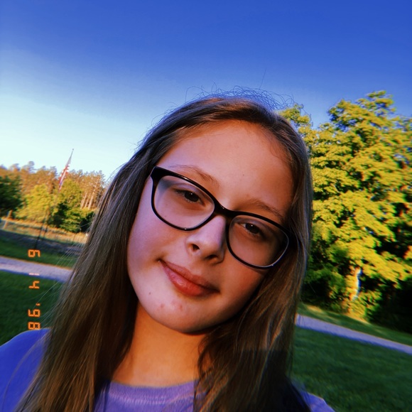 Profile Picture of Erika Koslowski (@erikak8363) on Poshmark