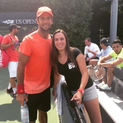 Profile Picture of Alejandra Barcelo (@alejabarcelo) on Twitter