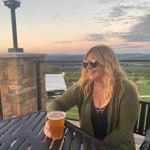 Profile Picture of Serina Delesky (@sdelesky) on Poshmark