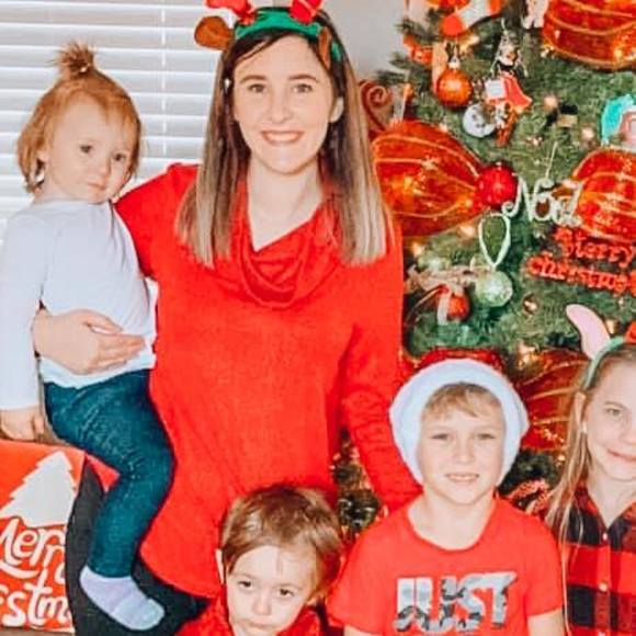 Profile Picture of Haley Nolen (@haleynichole310) on Poshmark