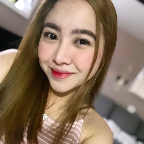Profile Picture of Roselyn Baybayan (@roselynbaybayan) on Poshmark