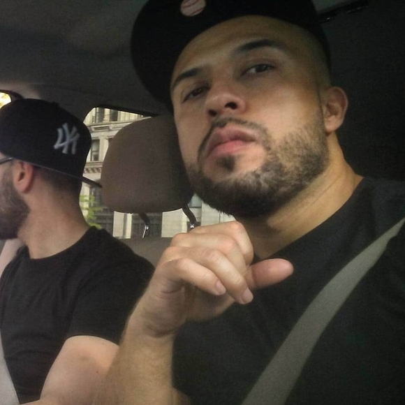 Profile Picture of Luis Agudelo (@guille1600) on Poshmark