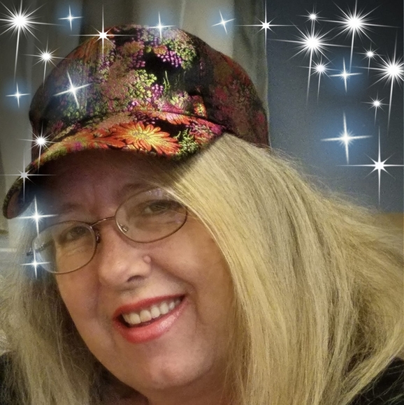 Profile Picture of Virginia Caddell (@virginiacaddell) on Poshmark