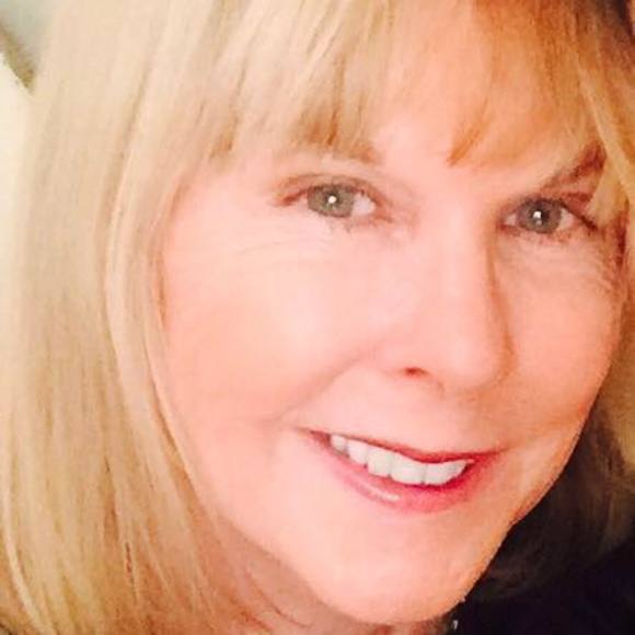 Debra Lodynsky - Poshmark Profile Picture of Debra Lodynsky (@dlodynsky) on Poshmark